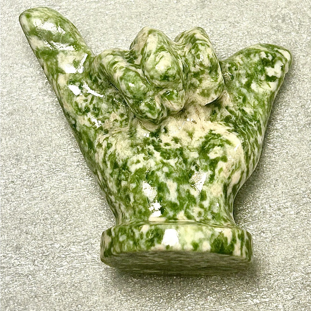 Hand sign - Picture 4 of 6